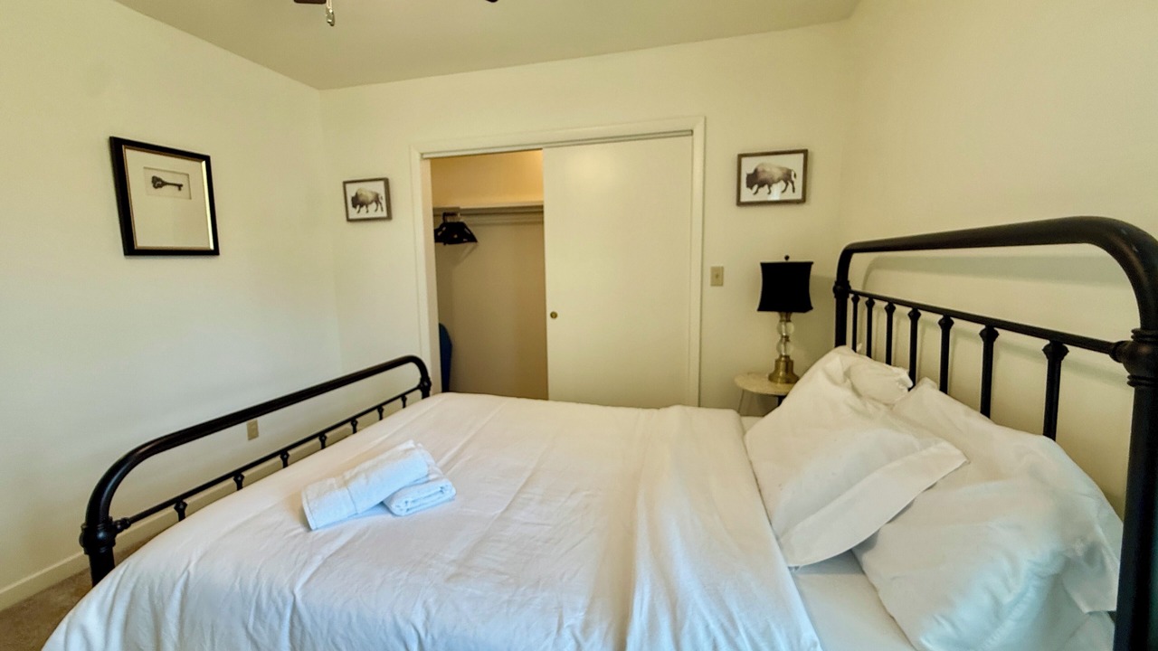 Photo of Bedroom in Green Acres