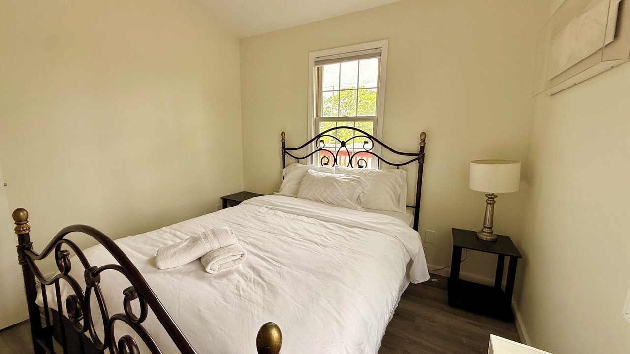 Photo of Bedroom in Green Acres