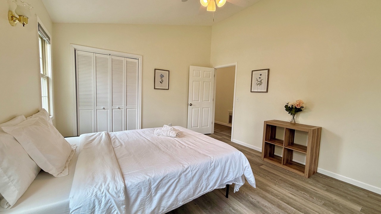 Photo of Bedroom in Green Acres
