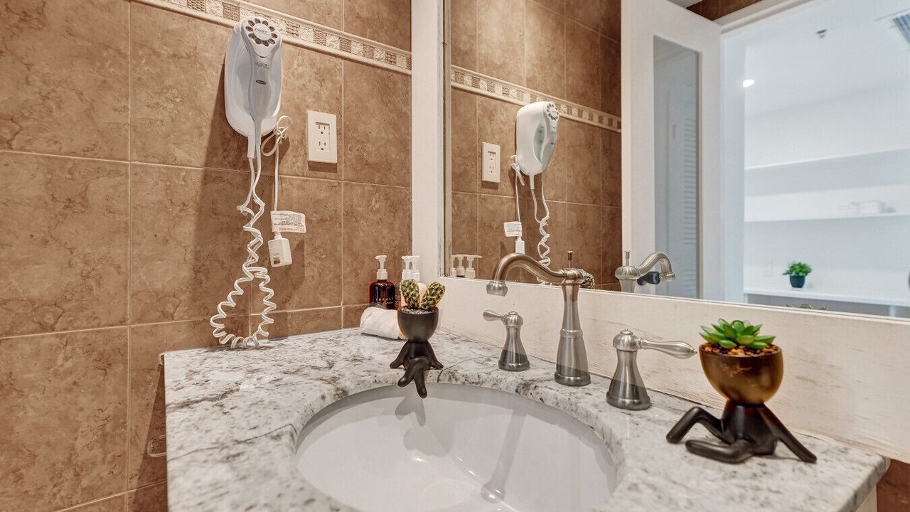 Photo of Bathroom in Mid Beach