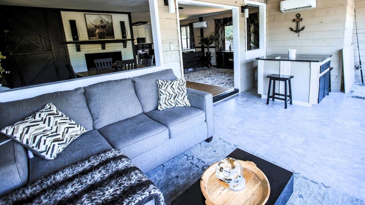 Photo of Livingroom in Cave Spring