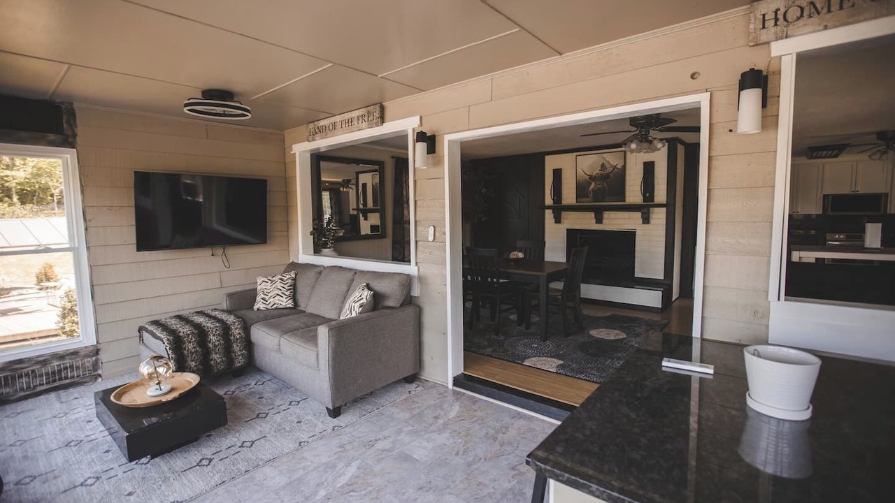 Photo of Livingroom in Cave Spring