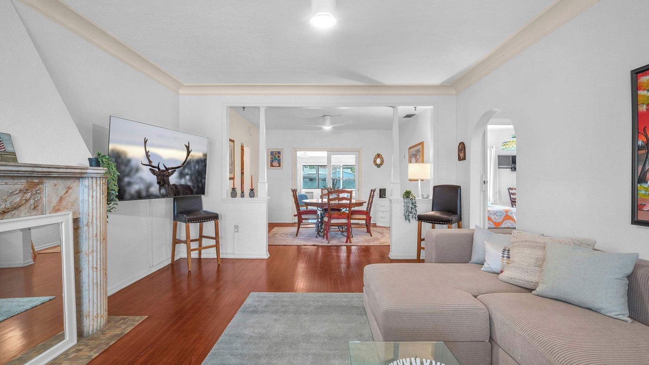 Photo of Livingroom in The Roads