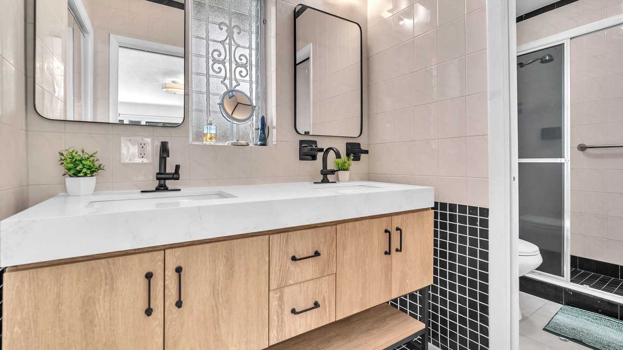Photo of Bathroom in The Roads