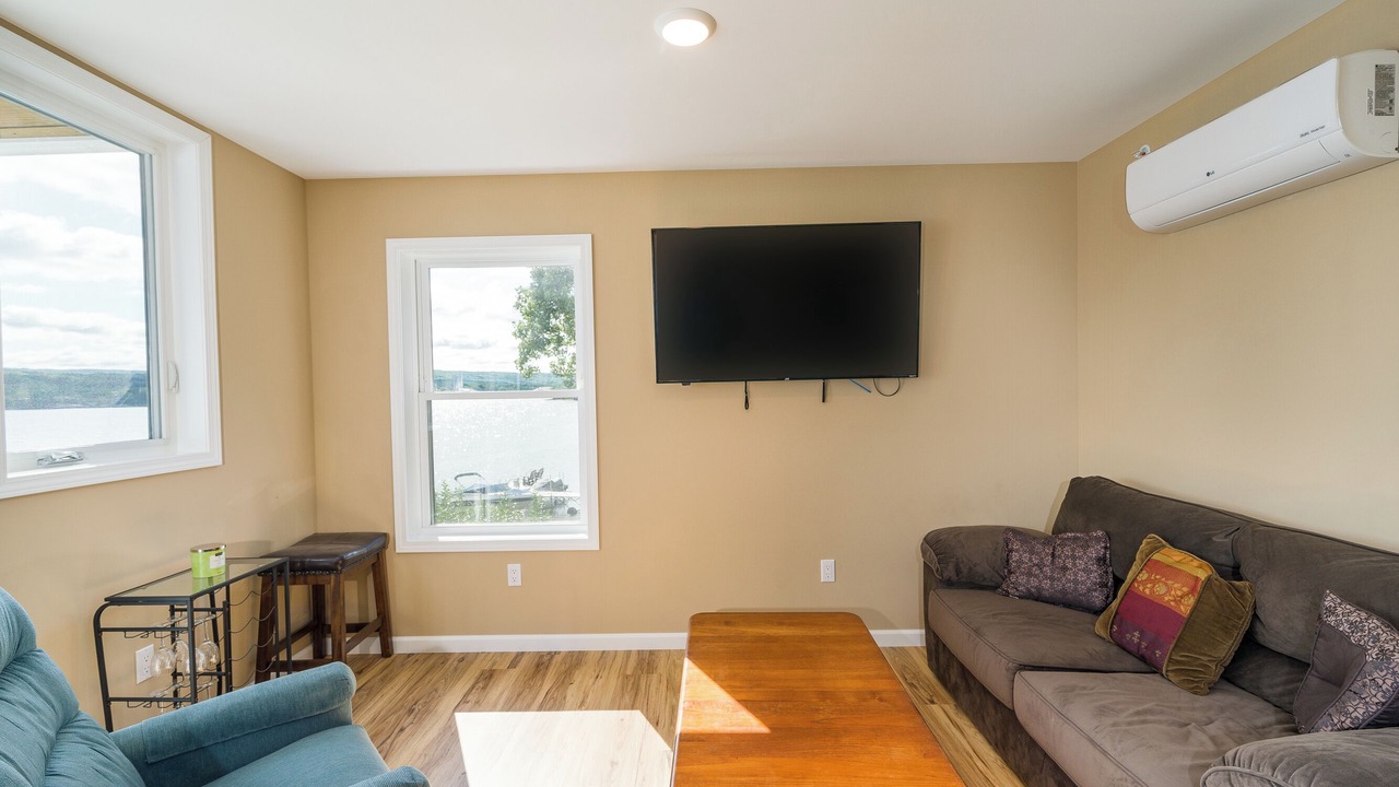 Photo of Livingroom in Conesus
