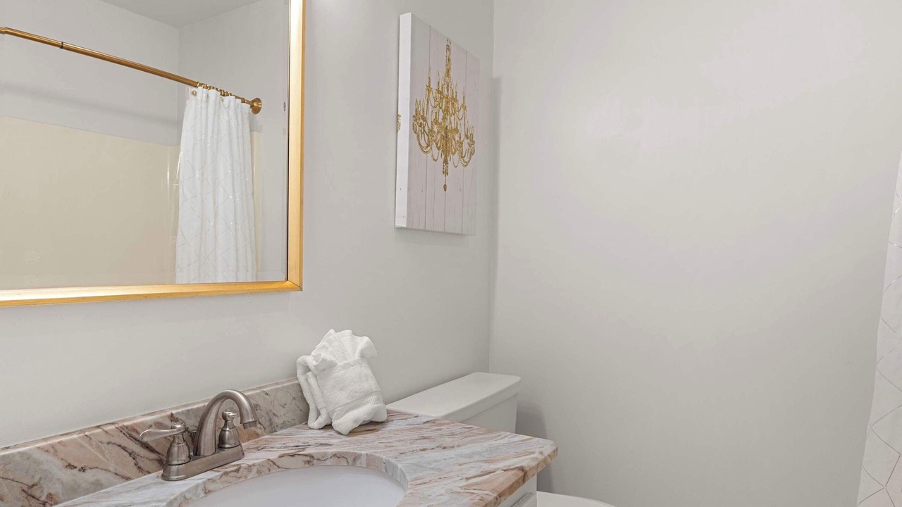 Photo of Bathroom in Orange Beach East