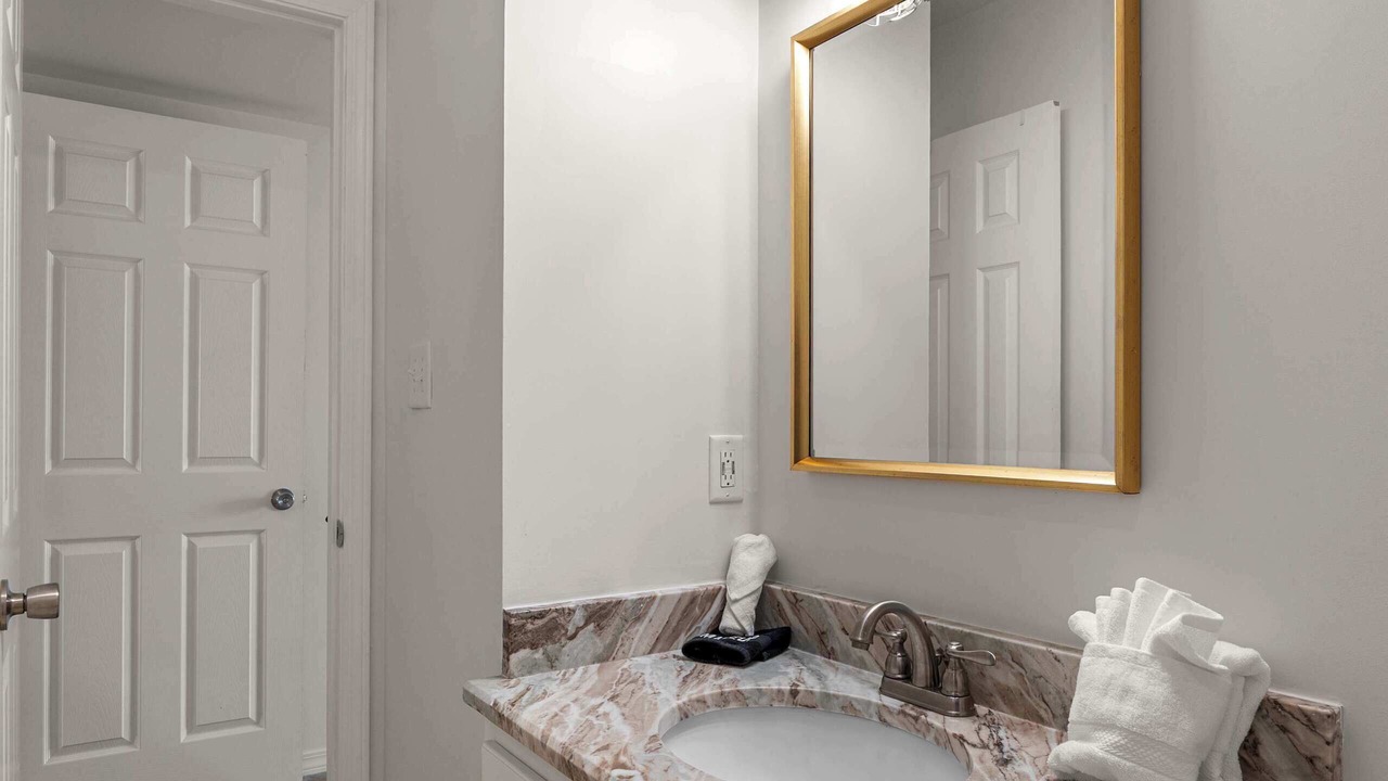 Photo of Bathroom in Orange Beach East