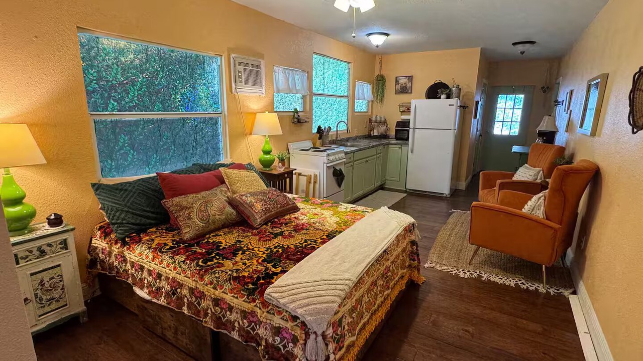 Photo of Bedroom in Silver Springs