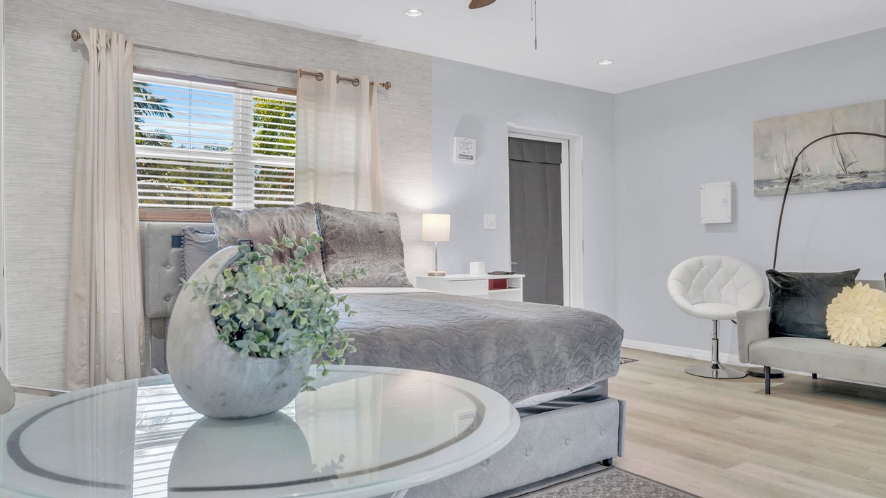 Photo of Bedroom in Biscayne Park
