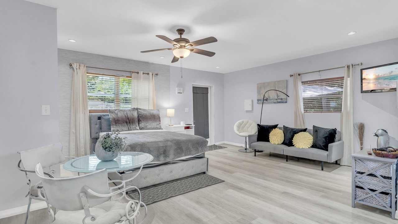 Photo of Bedroom in Biscayne Park
