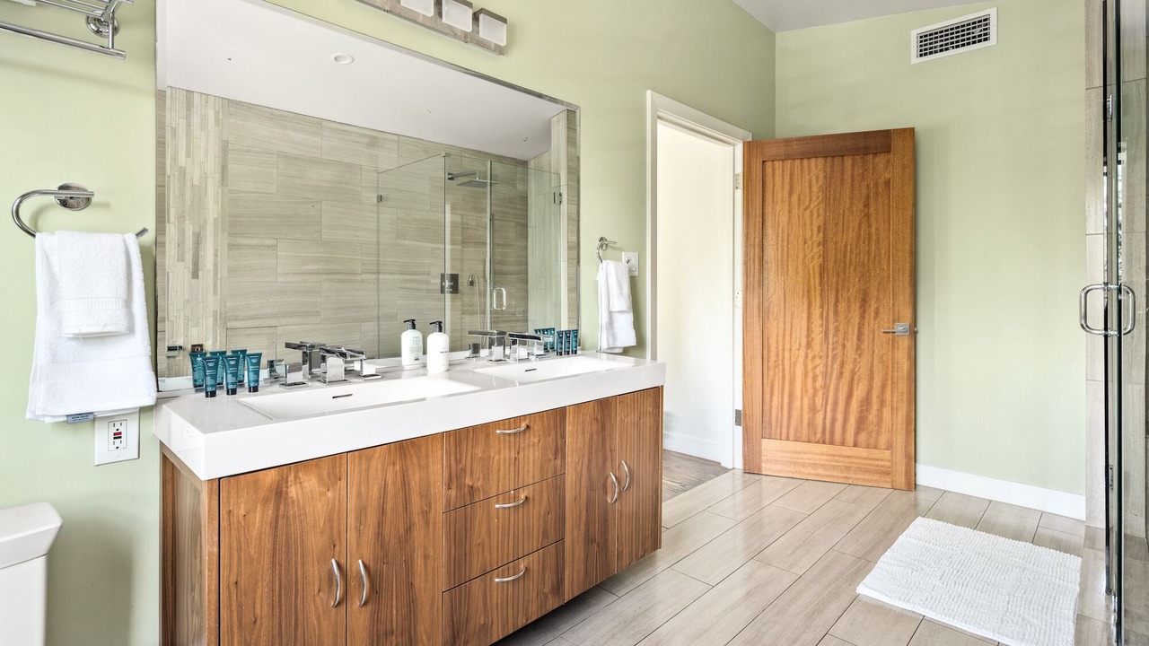 Photo of Bathroom in Hollywood Hills