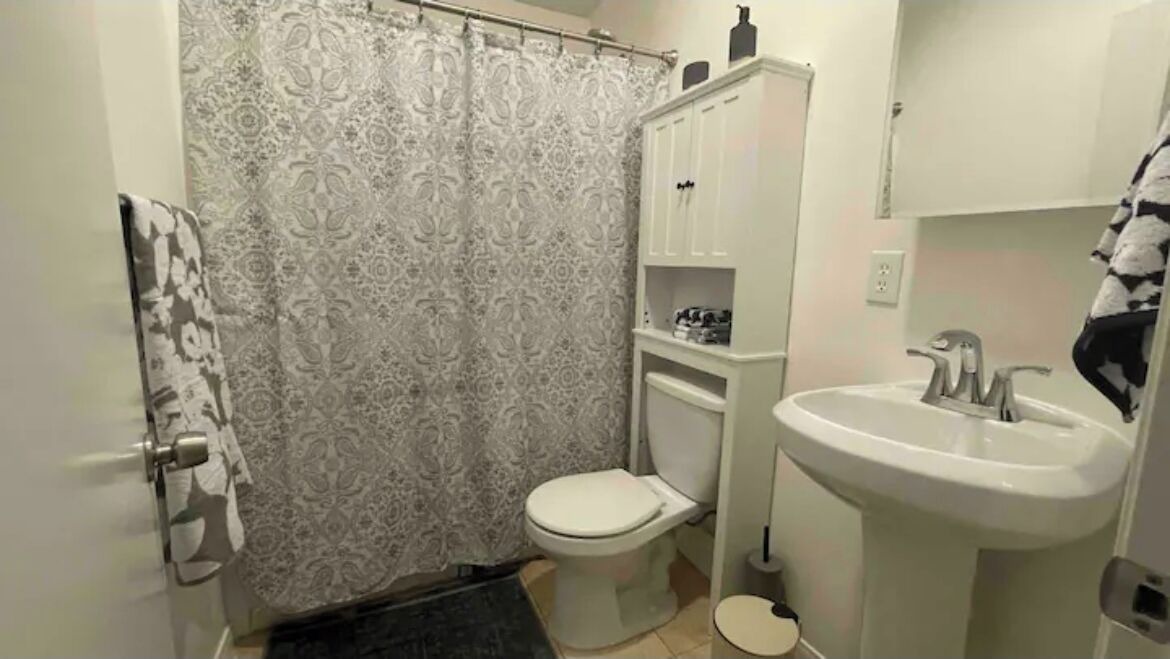 Photo of Bathroom in Grant Hill