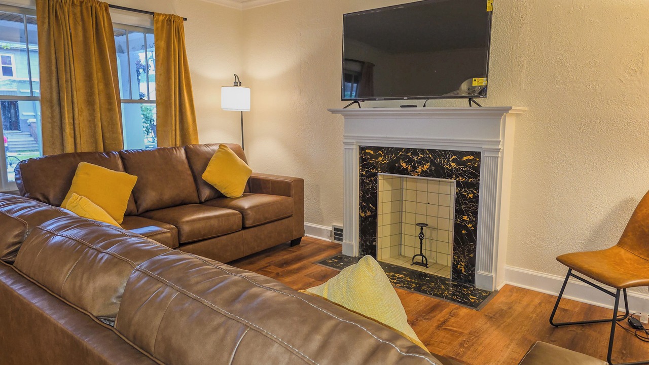 Photo of Livingroom in Niagara Falls