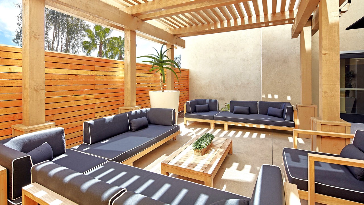 Photo of Patio Balcony in Calabasas