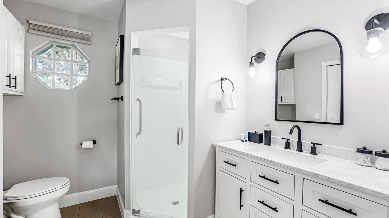 Photo of Bathroom in Willoughby Acres