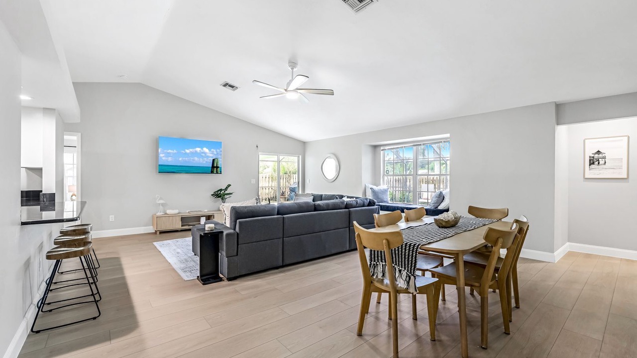 Photo of Livingroom in Willoughby Acres