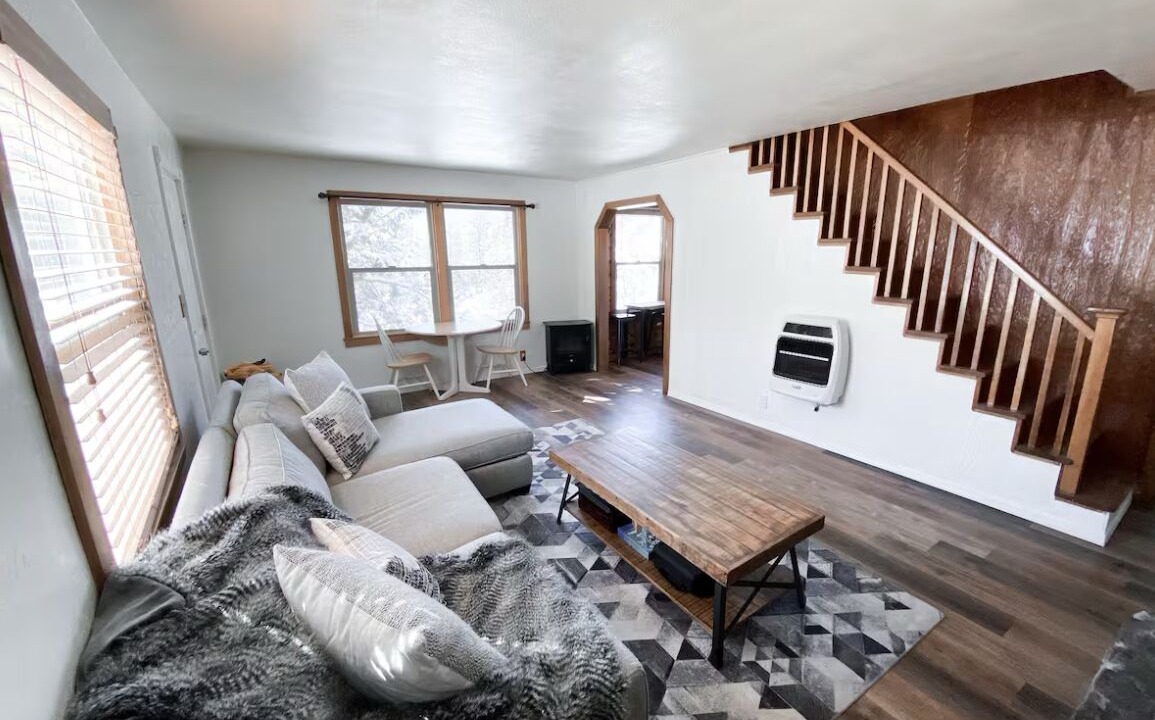 Photo of Livingroom in Fawnskin