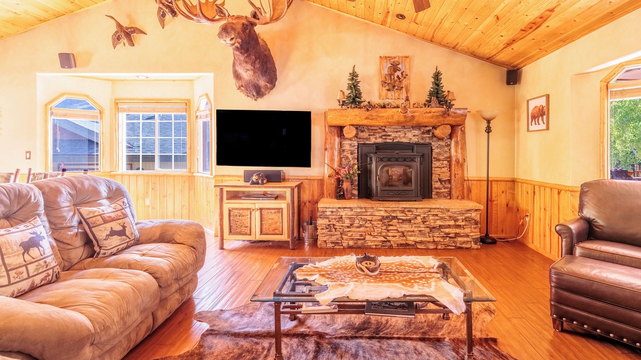 Photo of Livingroom in Whispering Forest