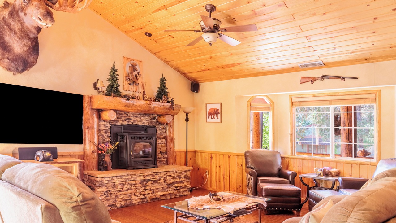 Photo of Livingroom in Whispering Forest