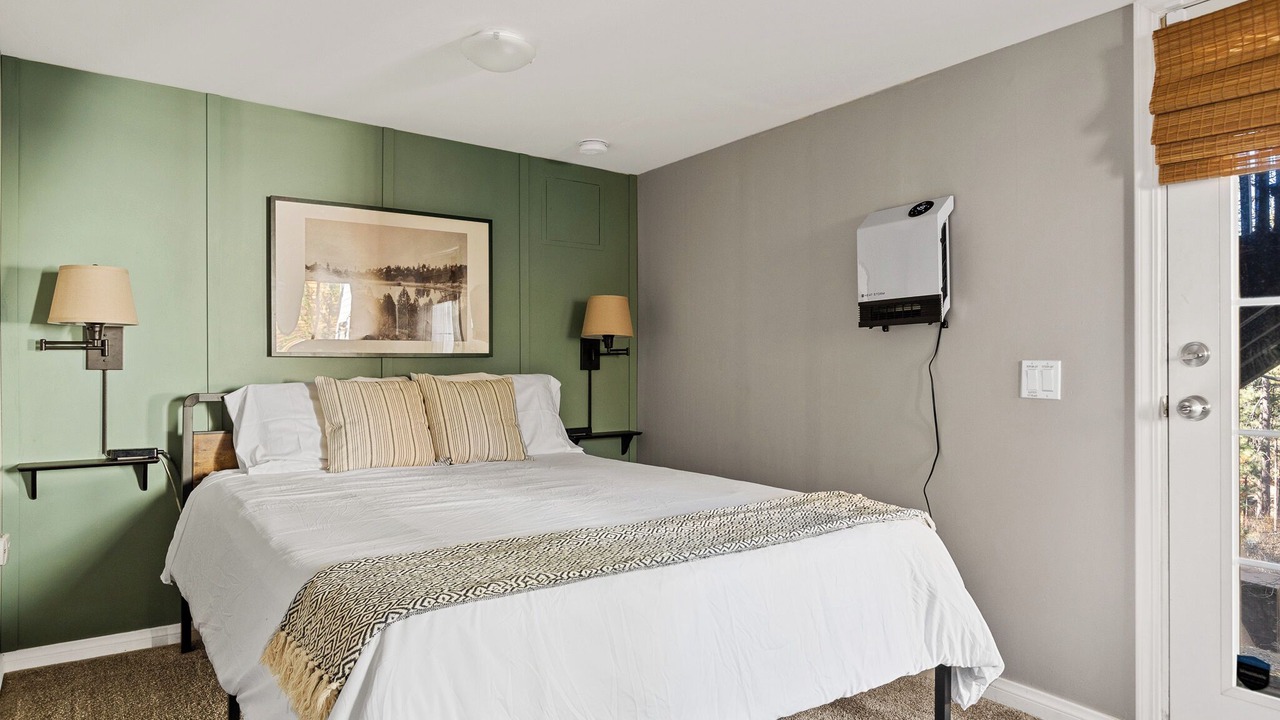 Photo of Bedroom in Green Valley Lake