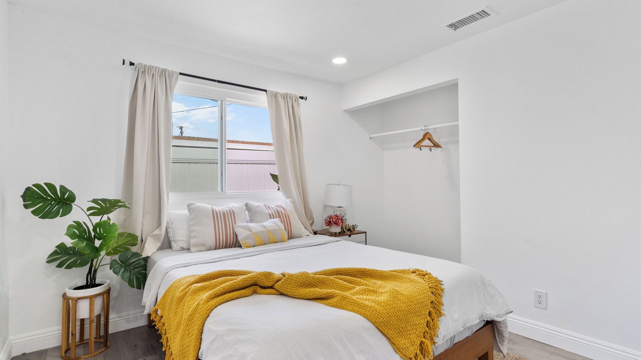 Photo of Bedroom in Costa Mesa