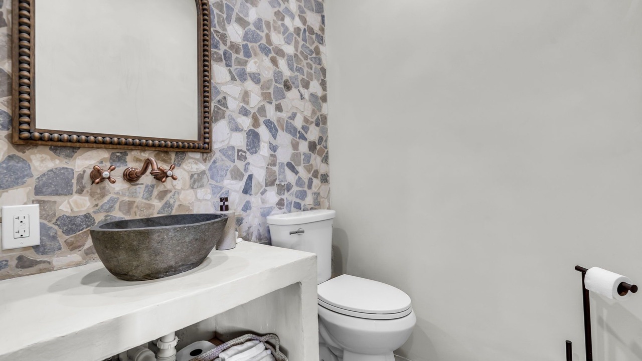 Photo of Bathroom in Golden Glades