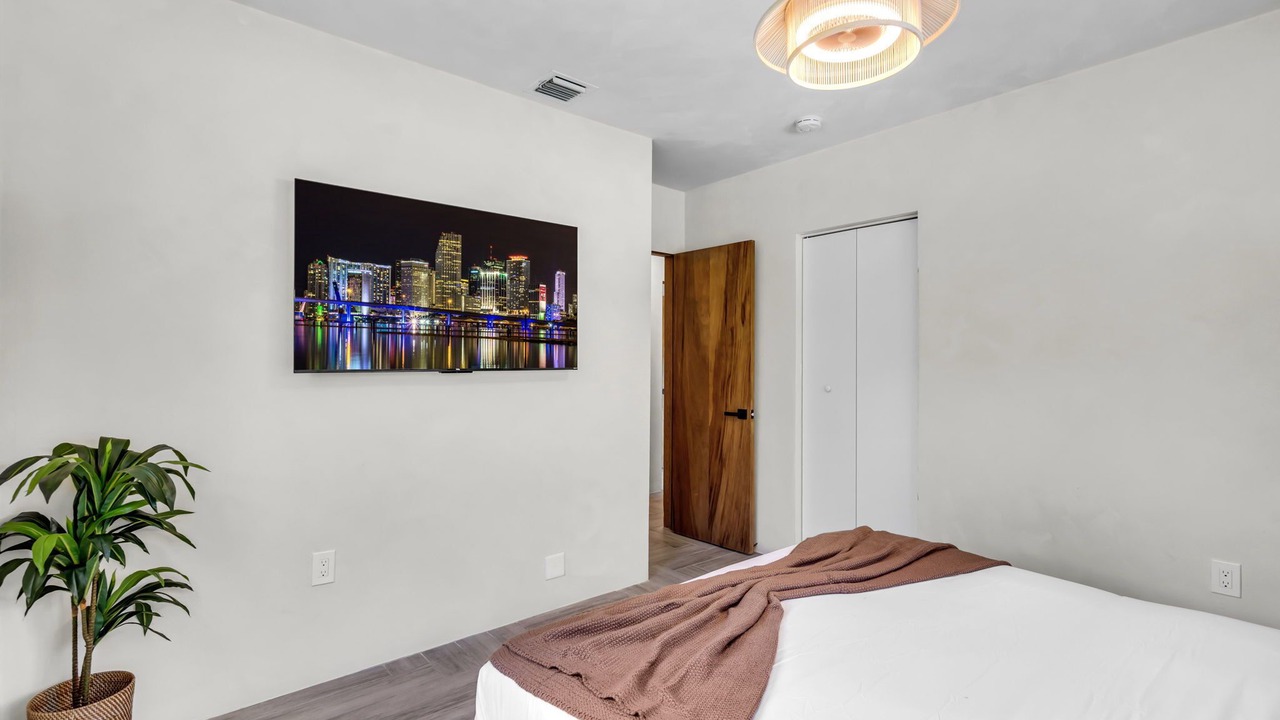 Photo of Bedroom in Golden Glades