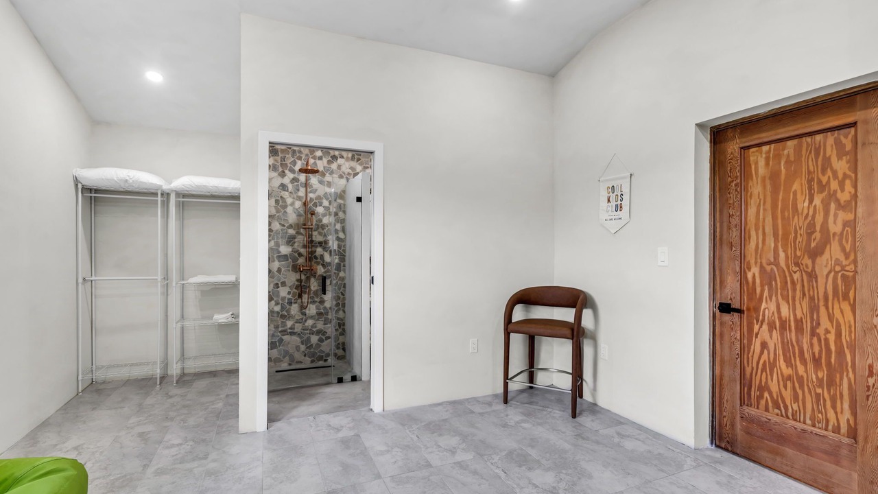 Photo of Bathroom in Golden Glades