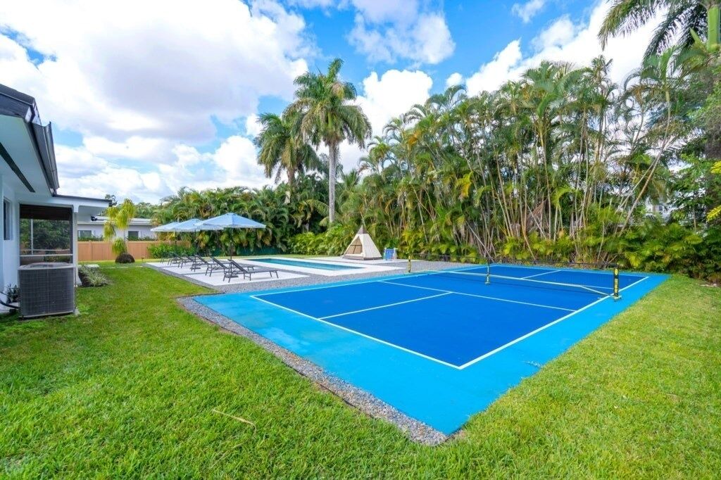 Photo of Outdoor in Golden Glades