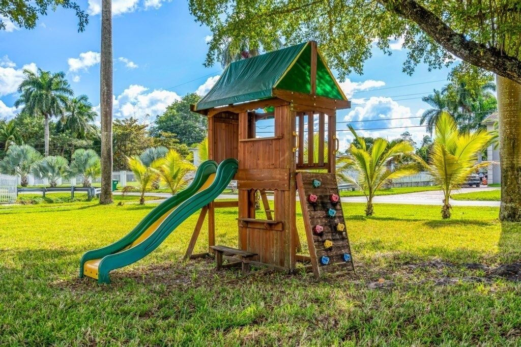 Photo of Outdoor in Golden Glades
