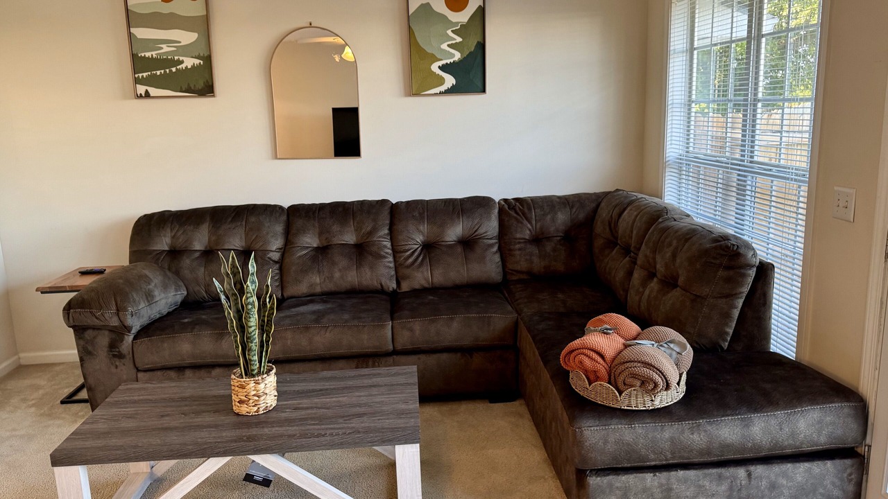 Photo of Livingroom in Enterprise
