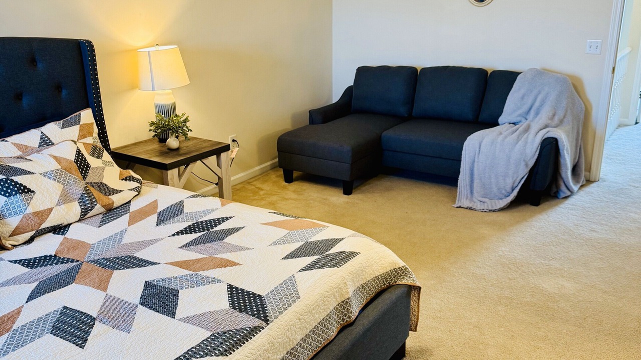Photo of Bedroom in Enterprise