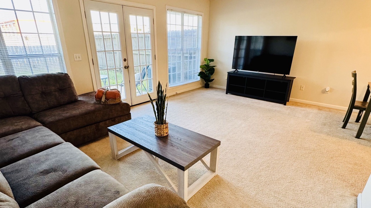 Photo of Livingroom in Enterprise