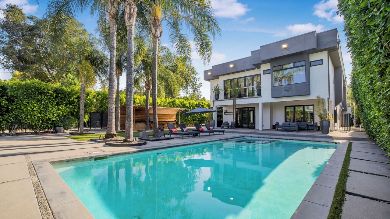 Photo of Outdoor in Encino