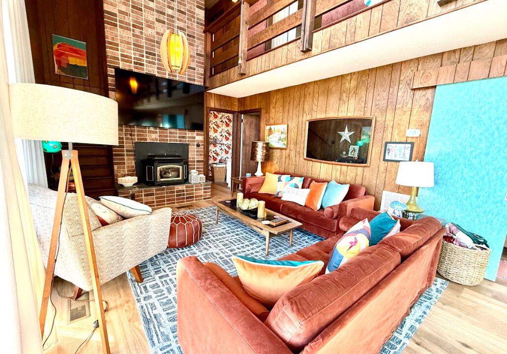 Photo of Livingroom in Dan River