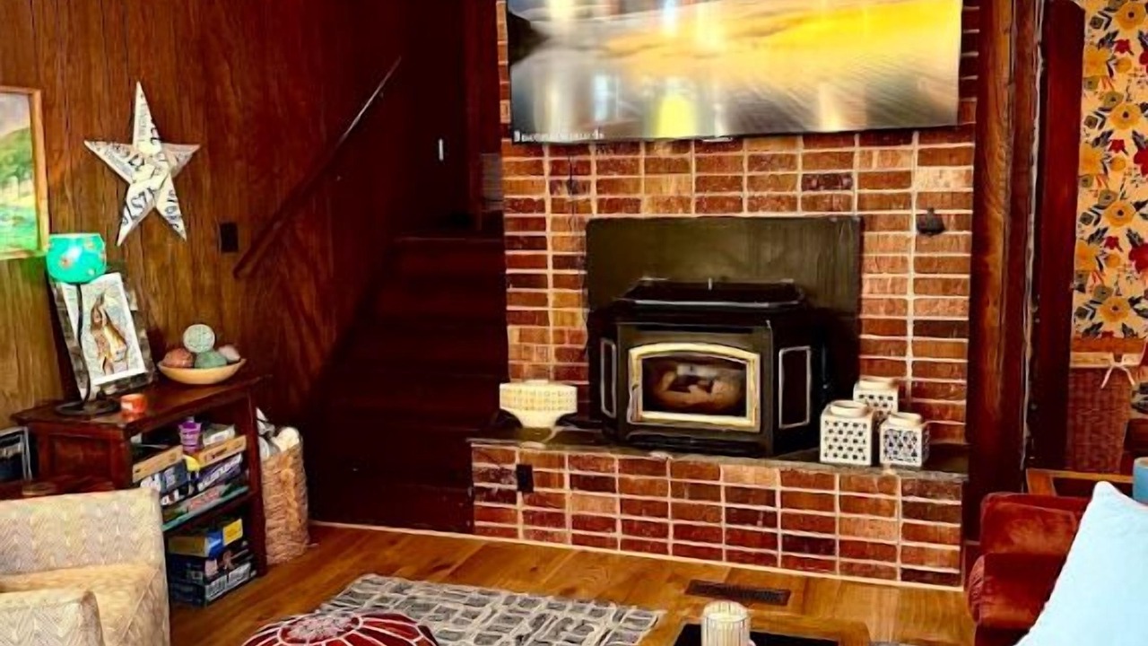 Photo of Livingroom in Dan River