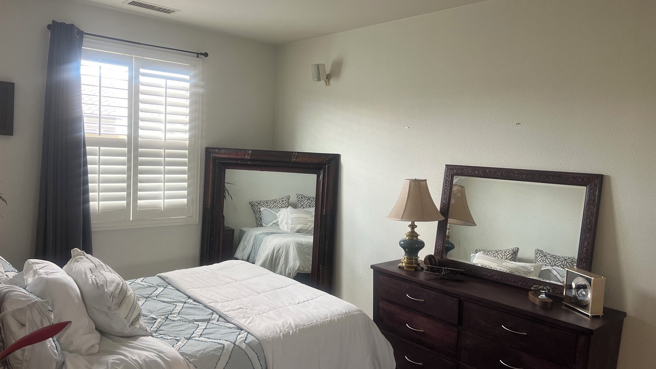 Photo of Bedroom in Portola Springs