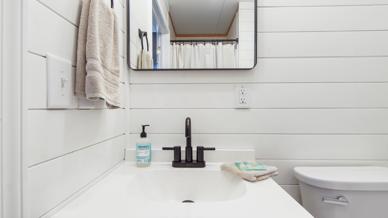 Photo of Bathroom in Eufaula