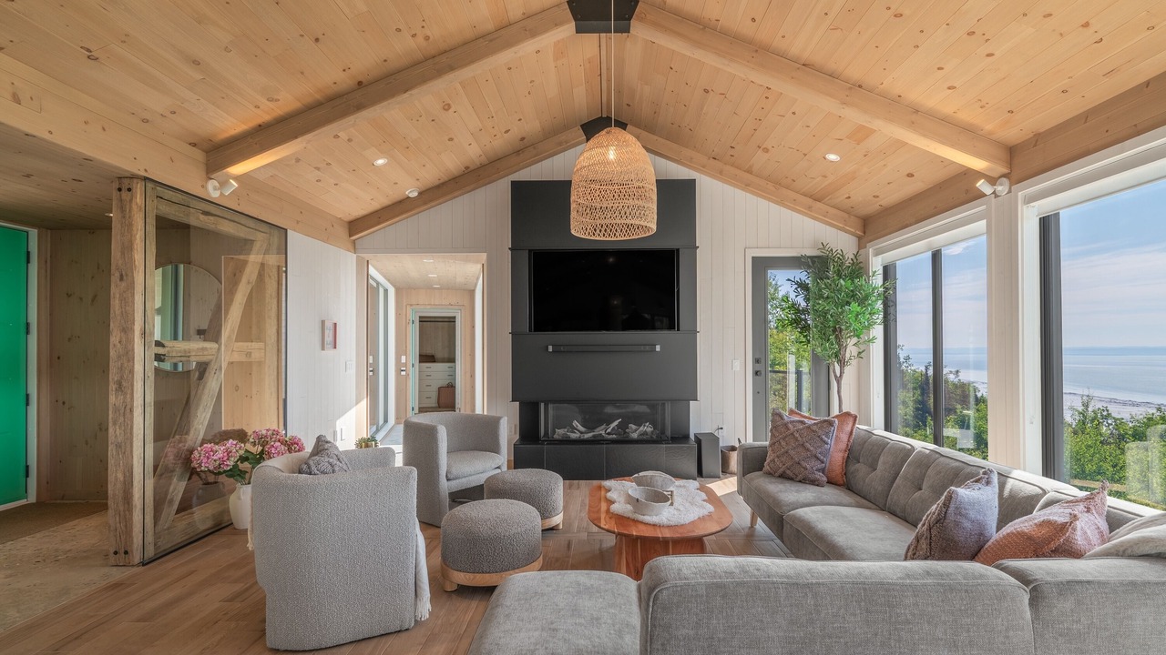Photo of Livingroom in Saint-Joseph-de-la-Rive