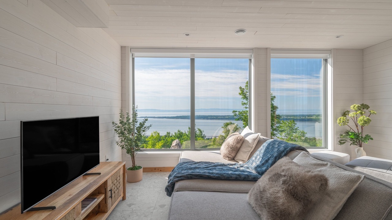 Photo of Livingroom in Saint-Joseph-de-la-Rive