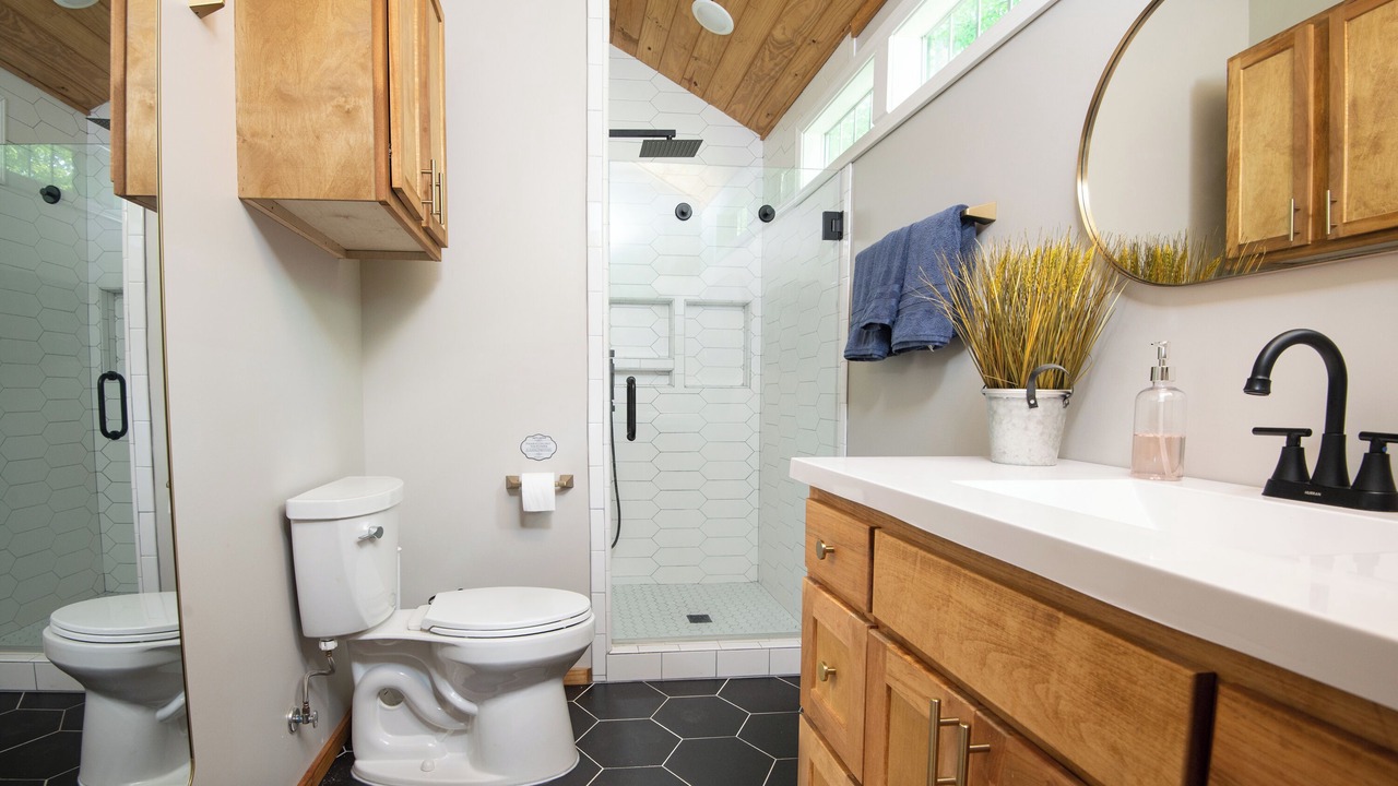 Photo of Bathroom in Vincent