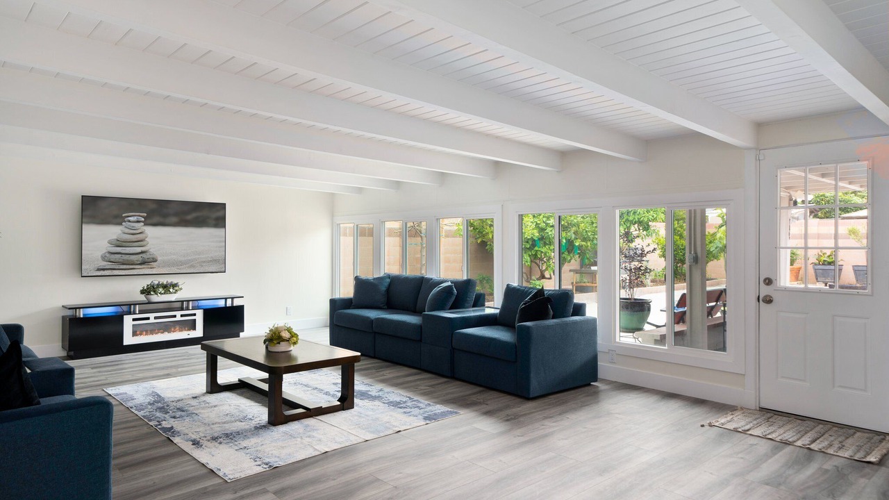Photo of Livingroom in Fountain Valley
