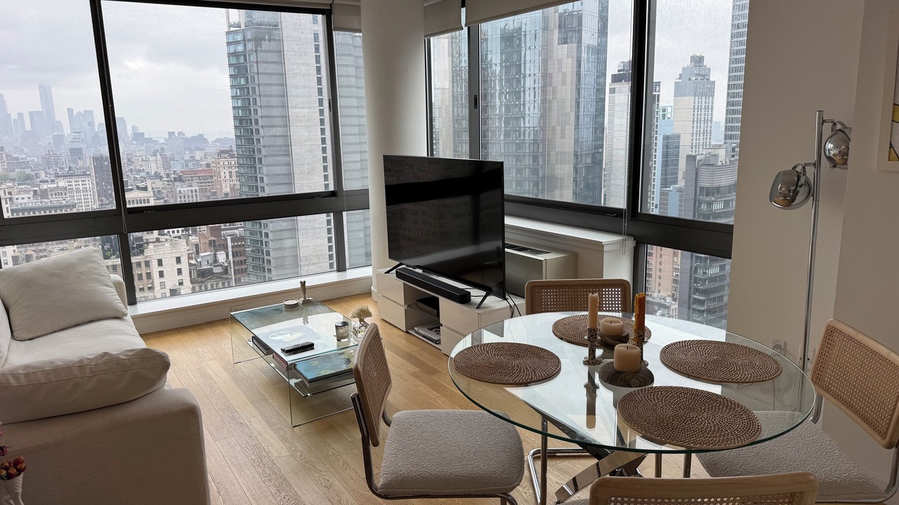Photo of Livingroom in Midtown