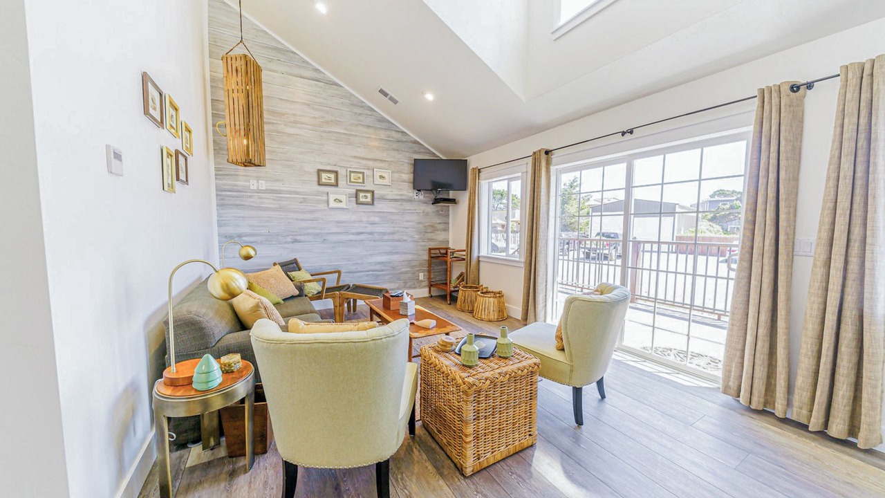 Photo of Livingroom in Crescent City North