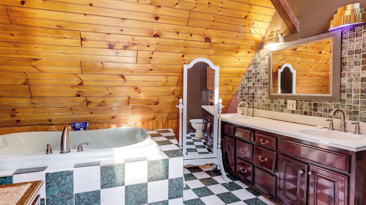 Photo of Bathroom in Auburn