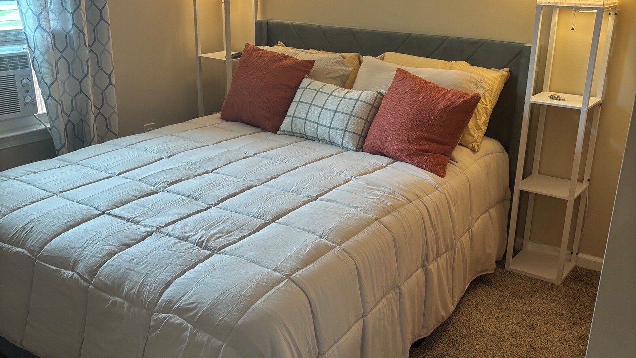 Photo of Bedroom in Town Bank