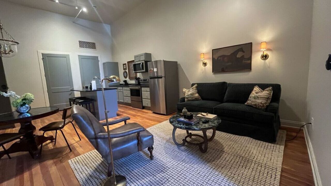 Photo of Livingroom in Demopolis