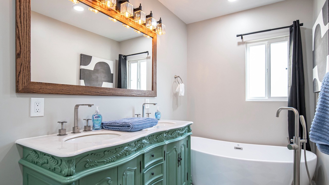 Photo of Bathroom in Belmont Shore