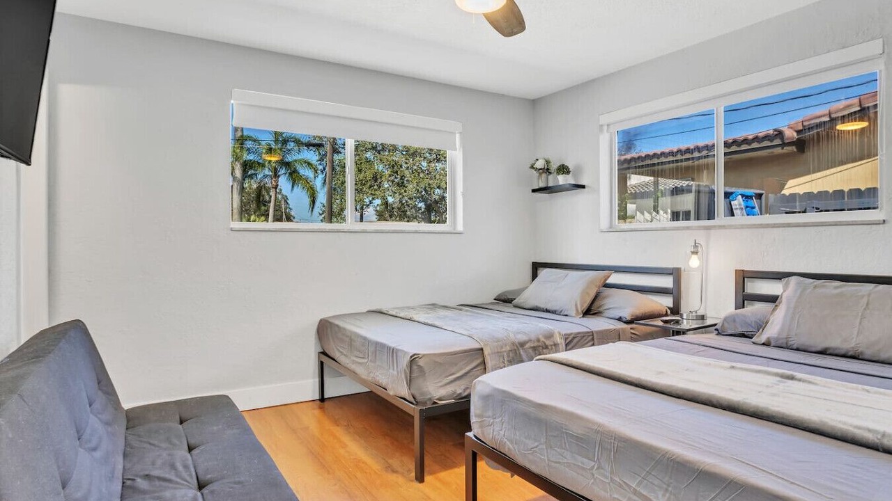 Photo of Bedroom in North Central Hollywood