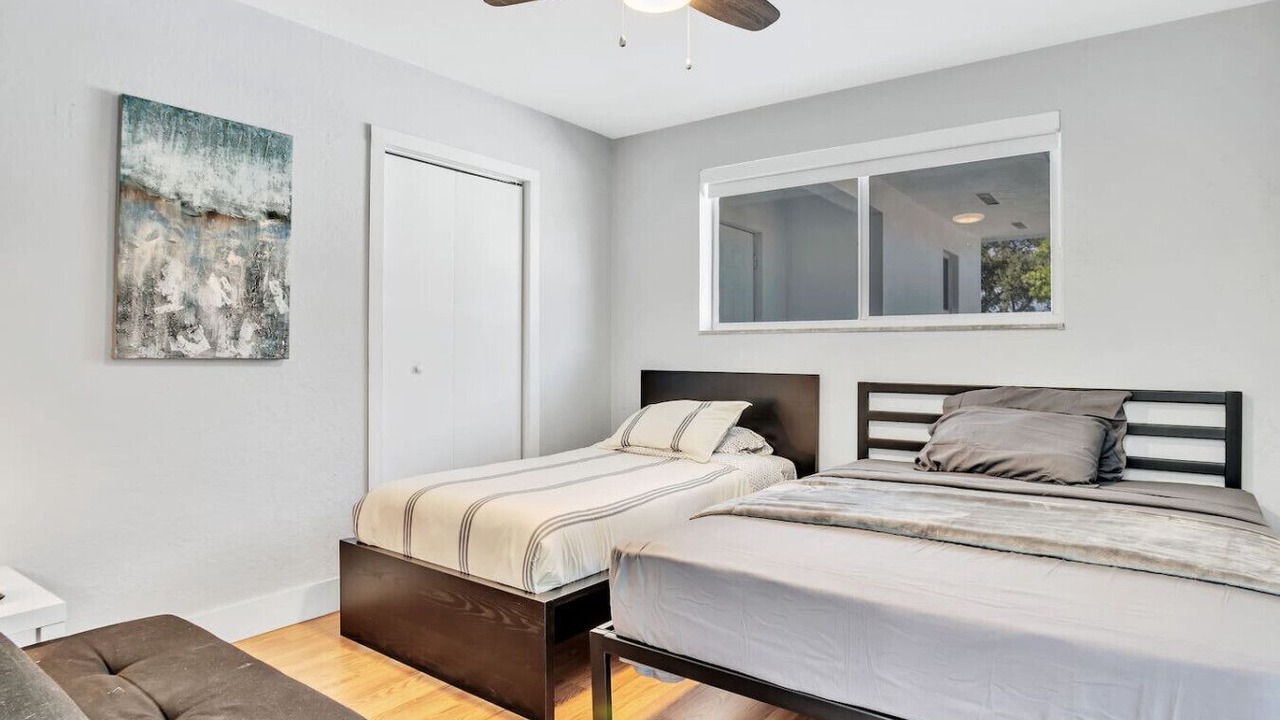 Photo of Bedroom in North Central Hollywood